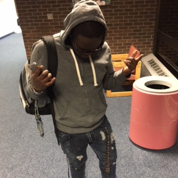 Profile Picture of James Gomillion (@jaylyngomillion) on Poshmark