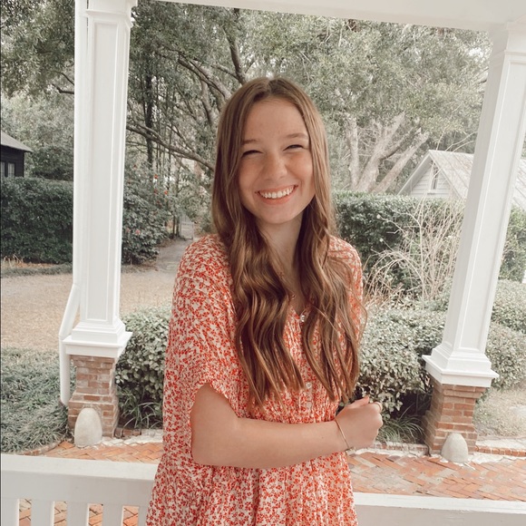 Profile Picture of Sophia Engbrock (@sophiaengbrock) on Poshmark