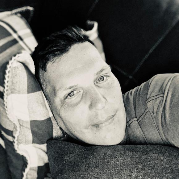 Profile Picture of James Padley (@padleyjam) on Poshmark