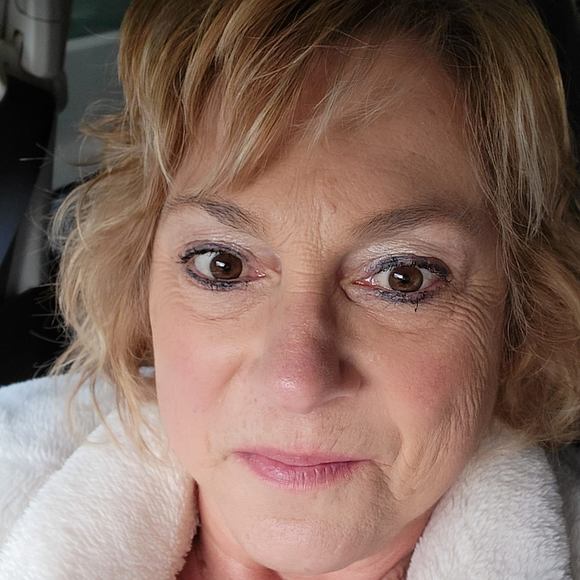 Profile Picture of Donna Morawski (@d_morawski) on Poshmark