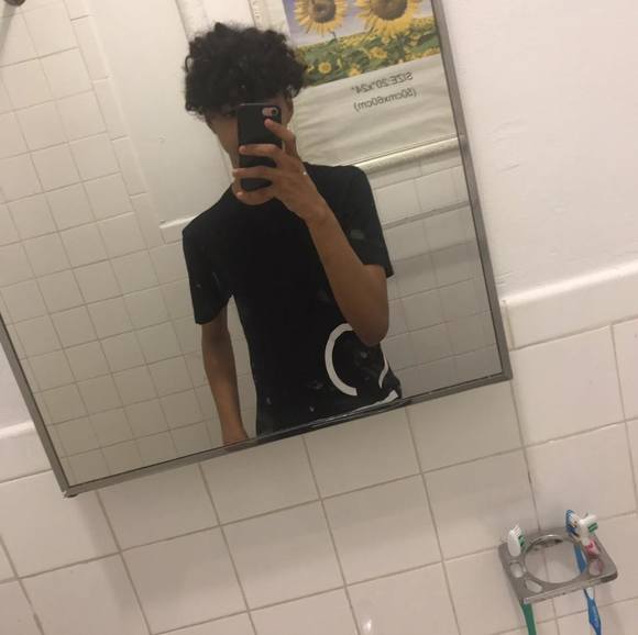 Profile Picture of Francis Valerio jiménez (@francisvaler204) on Poshmark