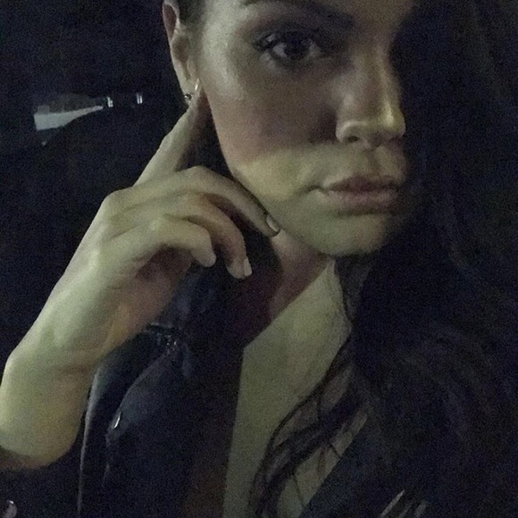 Profile Picture of Mandy Degraaf (@mirandadegraaf) on Poshmark