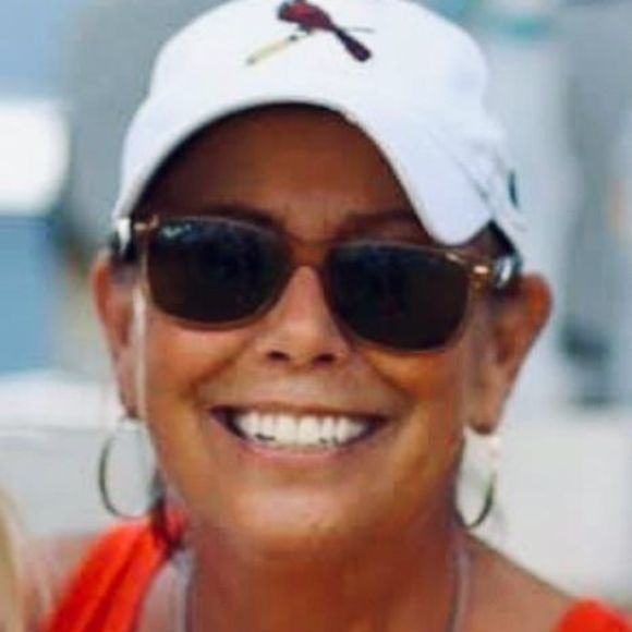 Profile Picture of Rose Clarno (@rclarno) on Poshmark