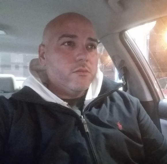 Profile Picture of Ric Erdo (@hitmeupboss) on Poshmark