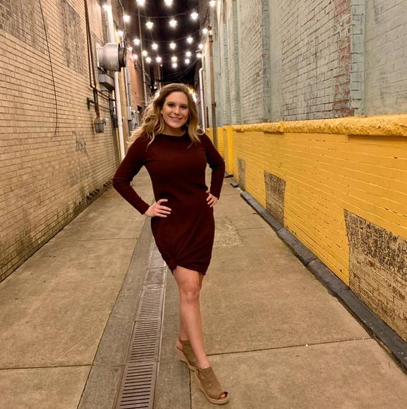 Profile Picture of Chloe Cradic (@whatnot22674) on Poshmark