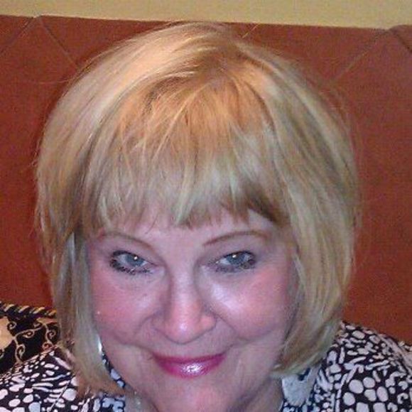 Profile Picture of Cheryl Mccarthy (@fullech) on Poshmark