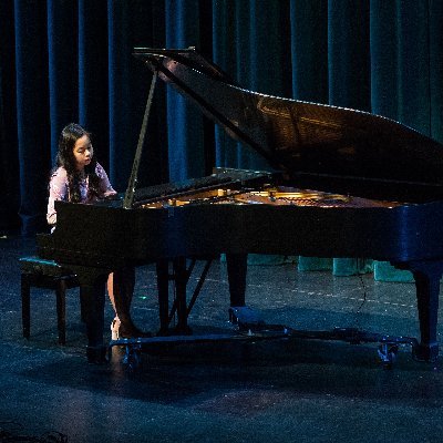 Profile Picture of Vivian Tao (@VivianTao5) on Twitter