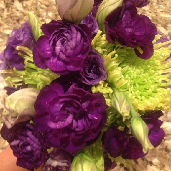 Profile Picture of Jeannine Lauzon (@jeanninelauzon) on Poshmark