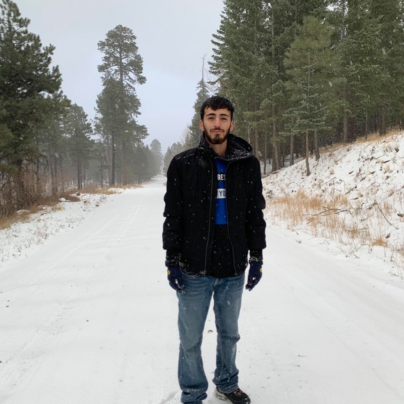 Profile Picture of Aaron Vindiola (@aaron_vindiola) on Poshmark