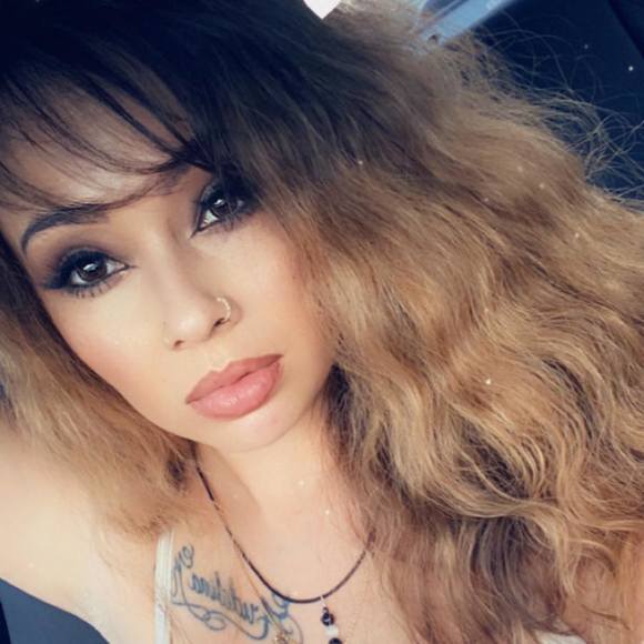 Profile Picture of Janel Bouson (@clutchnuggetz) on Poshmark