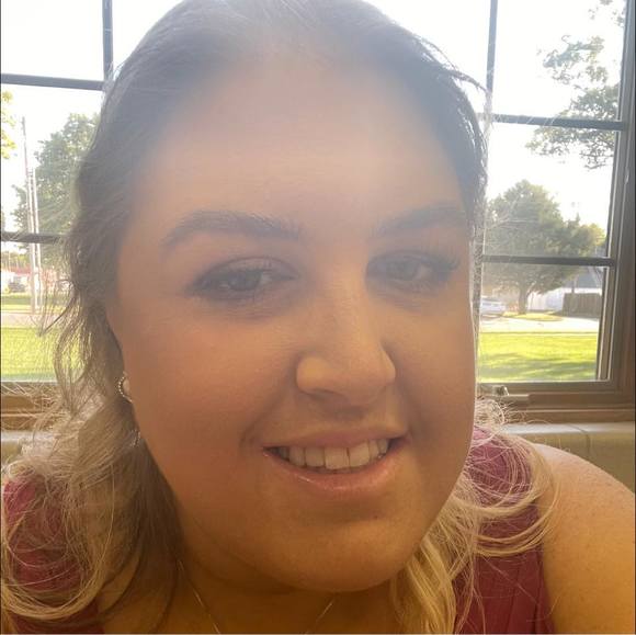 Mollie Richmeier - Poshmark Profile Picture of Mollie Richmeier (@mkrdogs) on Poshmark