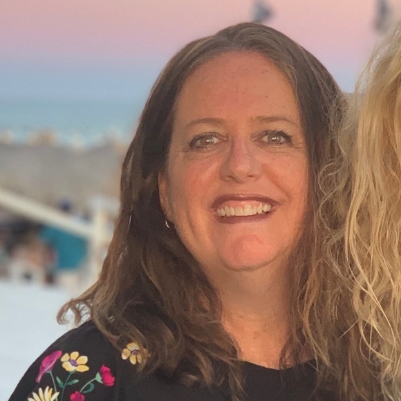 Profile Picture of Lorelei Spraggins (@spraglor) on Poshmark