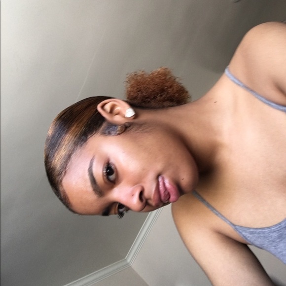 Profile Picture of Kennedi Baisley (@kennedibaisley) on Poshmark