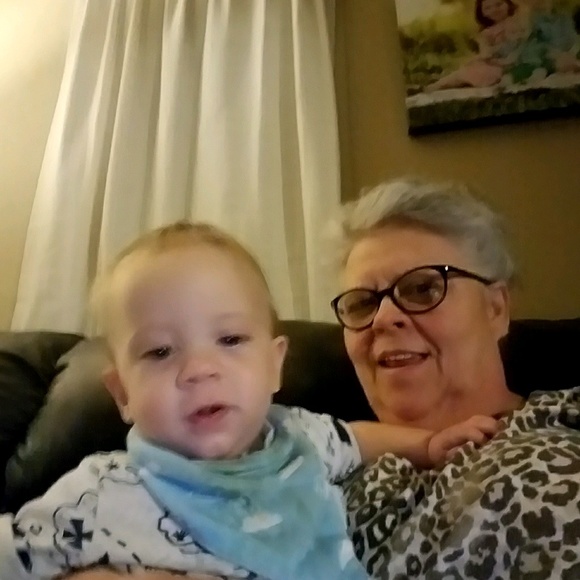 Profile Picture of Julia Fetner (@juliaannfetner) on Poshmark