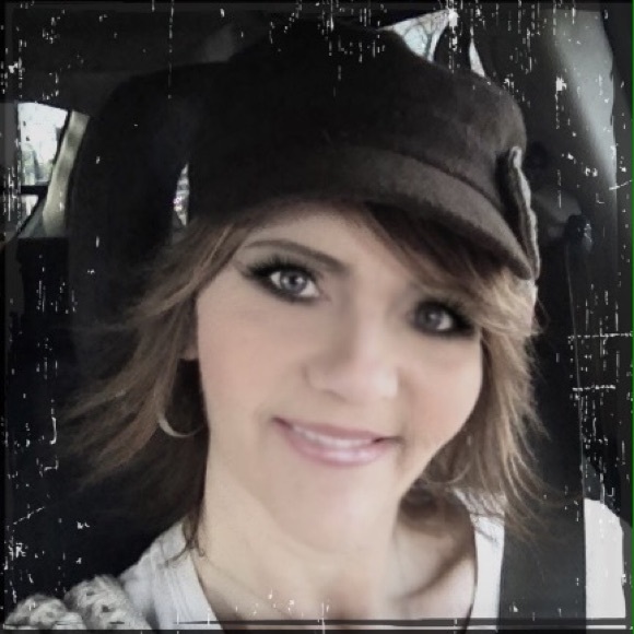 Profile Picture of Kimber Kosanke (@kmk2016) on Poshmark