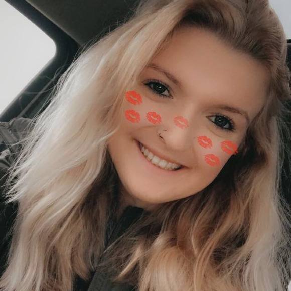 Profile Picture of Leeann Barbarito (@barbarito877) on Poshmark