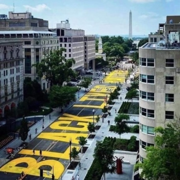 Profile Picture of Ann Cooley (@anncooley) on Poshmark