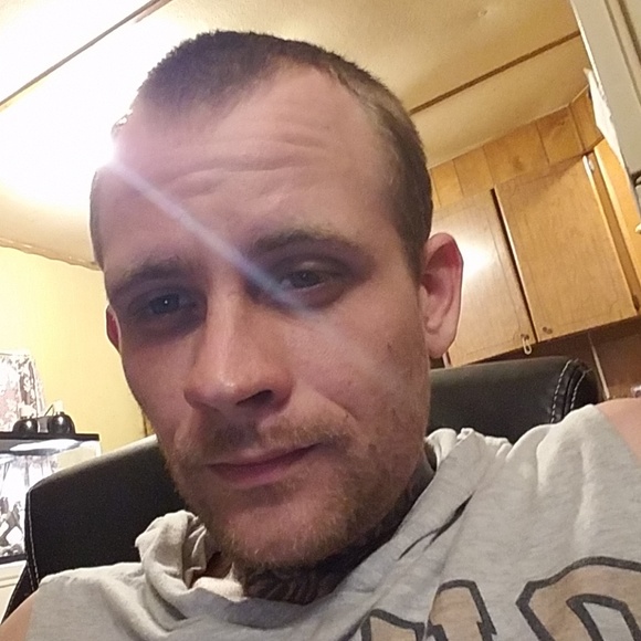 Profile Picture of Steven Hobbs (@shobbs0317) on Poshmark