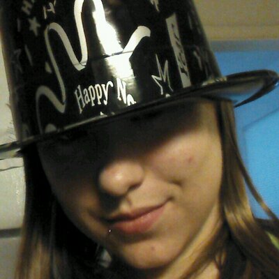 Profile Picture of Choe Lynn Karman (@Mandy_Purplecat) on Twitter