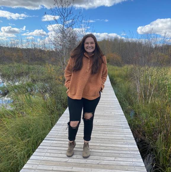 Profile Picture of Abbey Loeppky (@abbeyloeppky) on Poshmark