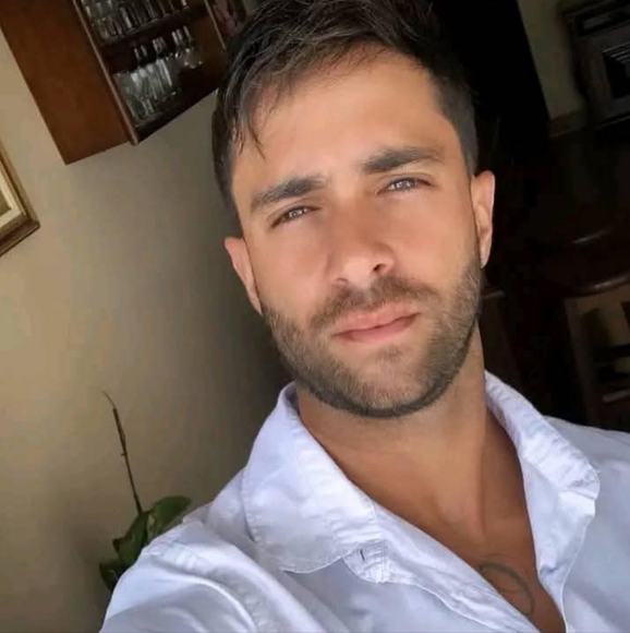 Profile Picture of Jeffery Montenez (@jmontenez) on Poshmark