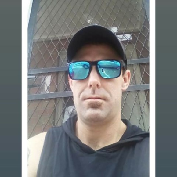 Profile Picture of Nathan Piper (@nathan_piper) on Poshmark