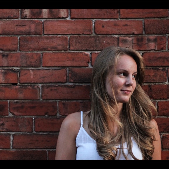 Profile Picture of Michaela Womack (@michaelawomack) on Poshmark