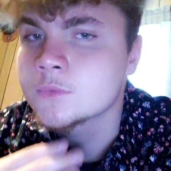 Profile Picture of Noah Quinn (@noahquinn664) on Poshmark