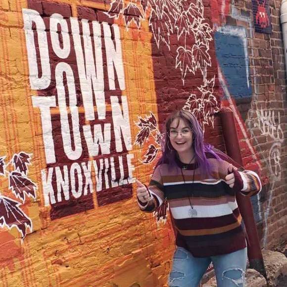 Profile Picture of Rheann Bennett (@rheannb) on Poshmark