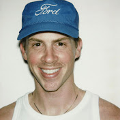 Profile Picture of Andrew Parsons (@heyandrewparsons) on Youtube