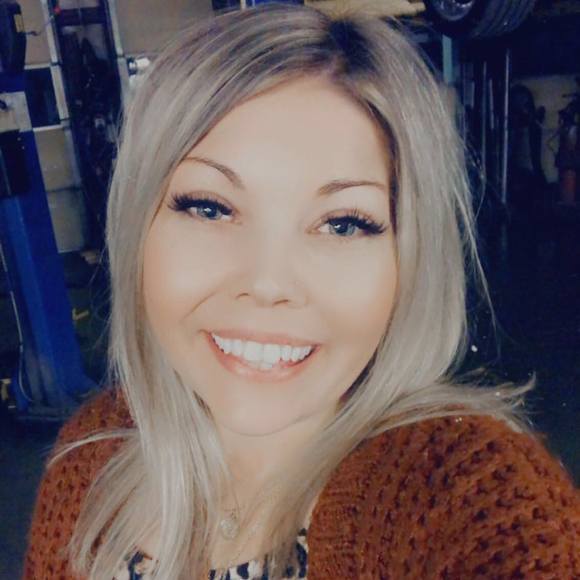 Profile Picture of Abbey Triplett lininger (@ablininger1) on Poshmark