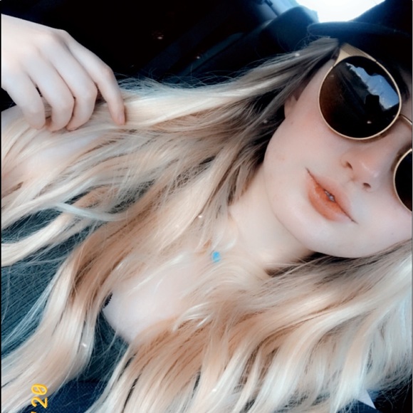 Profile Picture of Britney Dulin (@britneydulin2) on Poshmark