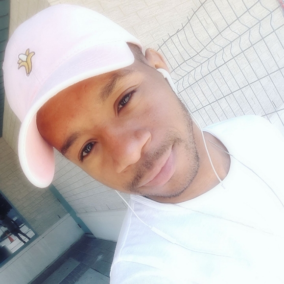 Profile Picture of Omar Mcintosh (@omari_nnz) on Poshmark