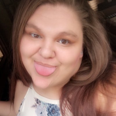 Profile Picture of Ashlee Huffman (@flawlesspotato5) on Twitter