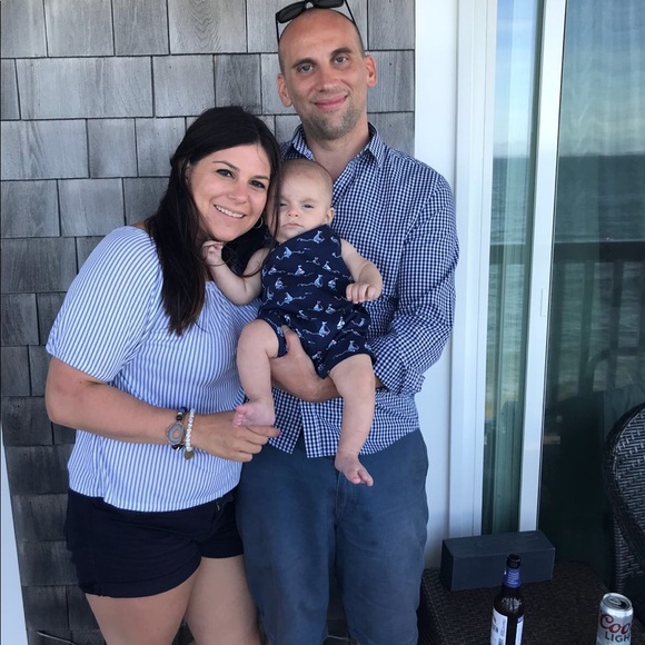 Profile Picture of Lisa Skowron (@lms0812) on Poshmark