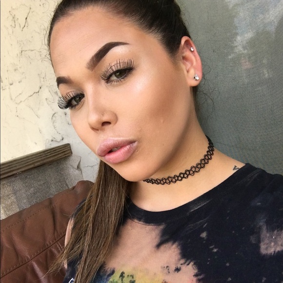 Profile Picture of Daniela Valentina (@danidabsss) on Poshmark