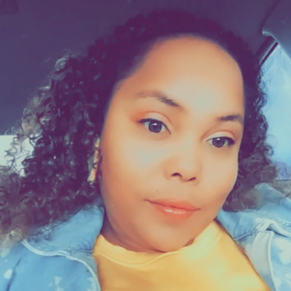 Profile Picture of Cora Highelk (@misscclaw) on Poshmark