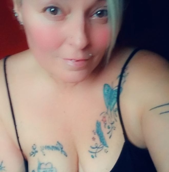 Profile Picture of Lisa Smith-chaney (@chaneylisa75) on Poshmark