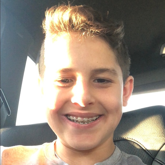 Profile Picture of Ben Mirer (@benm25) on Poshmark