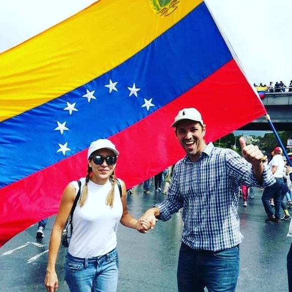 Profile Picture of Fabiola Lugo (@ffllss) on Poshmark