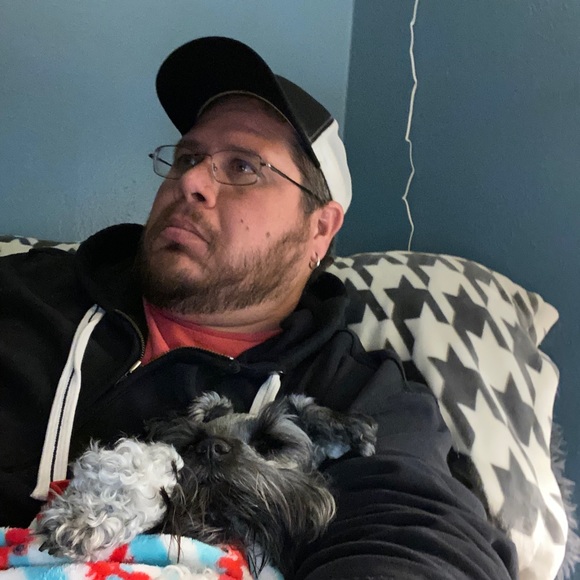 Profile Picture of Jesse Pettit (@bigchuy66) on Poshmark