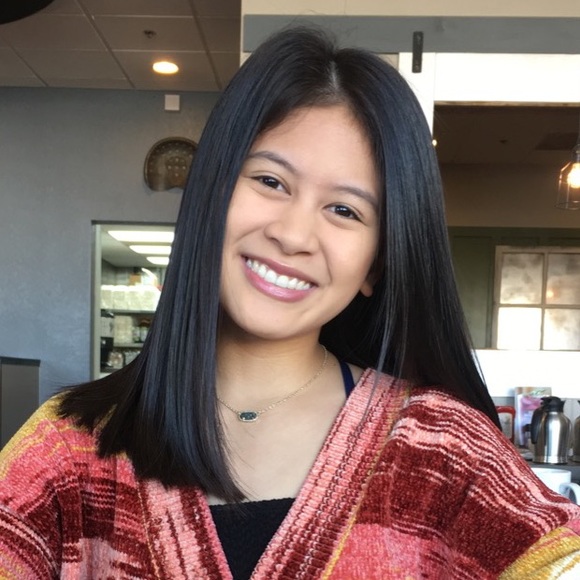 Profile Picture of Aliyah Pedrosa (@aliyahpedrosa) on Poshmark