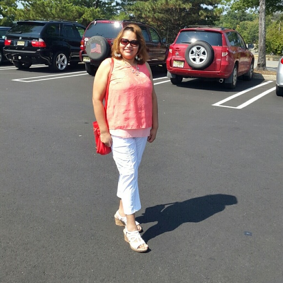 Profile Picture of Luz Santacruz (@freddy10) on Poshmark