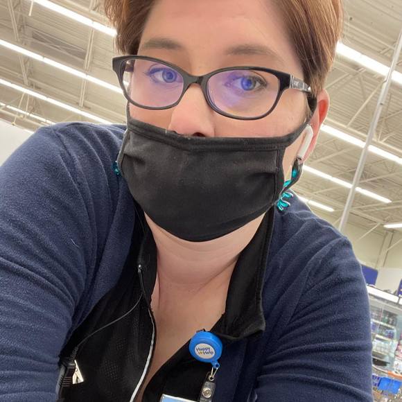 Profile Picture of Evelyn Dellorfano (@edellorf2) on Poshmark