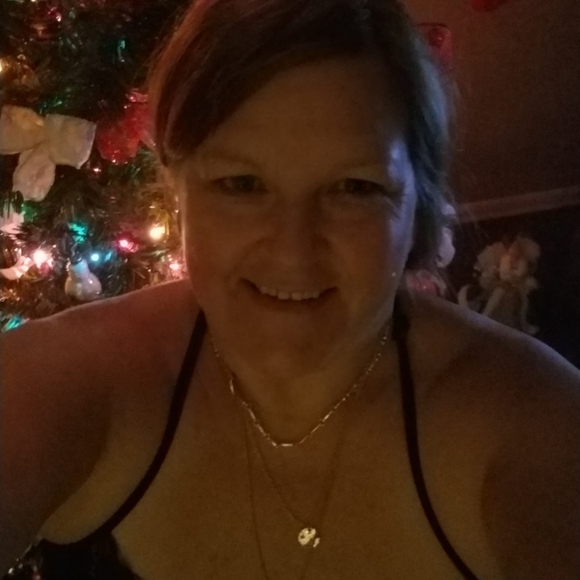 Profile Picture of Sharon Andrews-stocks (@sharonandrew383) on Poshmark