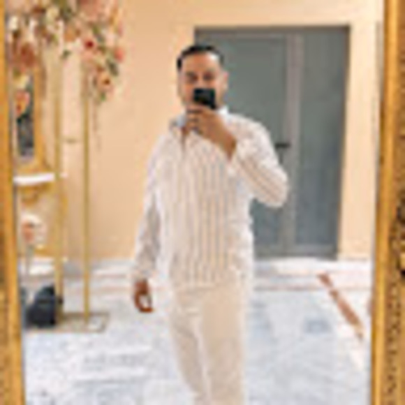 Profile Picture of Yahya Bouker (@yahyabouker1s1) on Poshmark