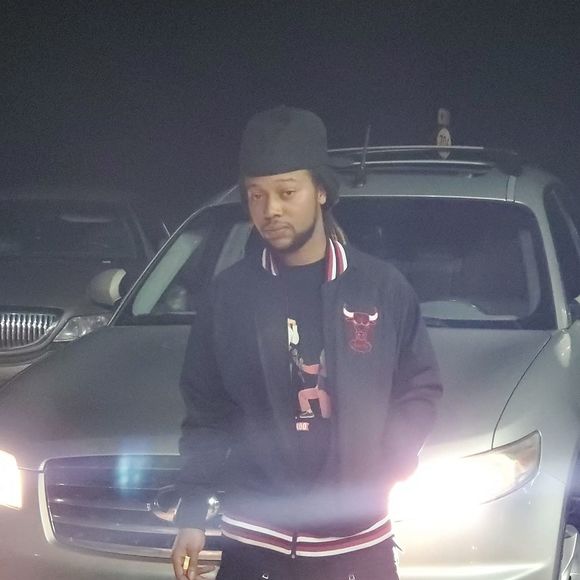 Profile Picture of Lamar Edwards (@tahoeredd) on Poshmark