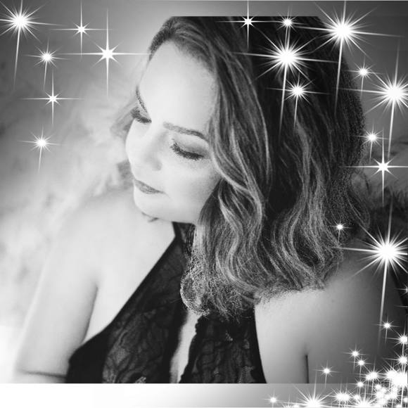 Profile Picture of Kristy Schwabe (@kristyschwabe) on Poshmark