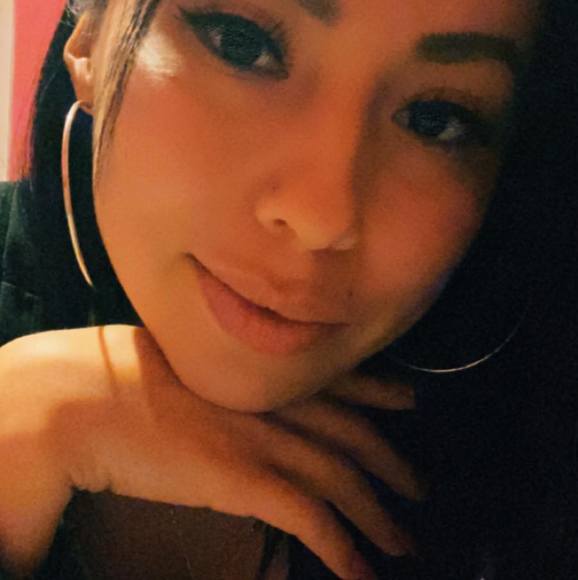 Profile Picture of Zelene Pérez (@zelenep) on Poshmark