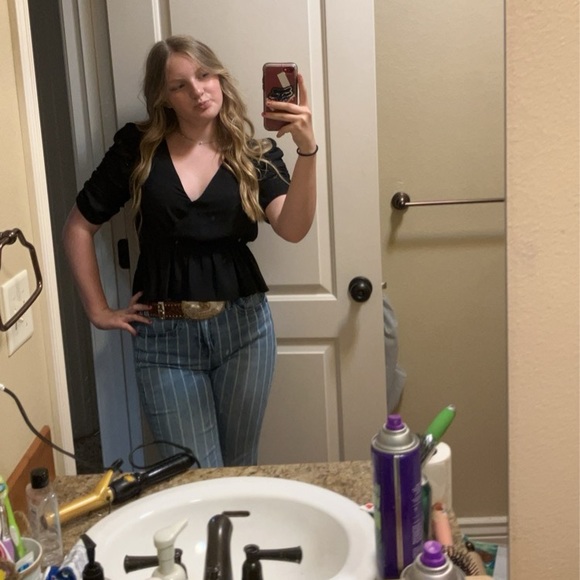 Profile Picture of Kaybree Luthy (@kluthy33745) on Poshmark